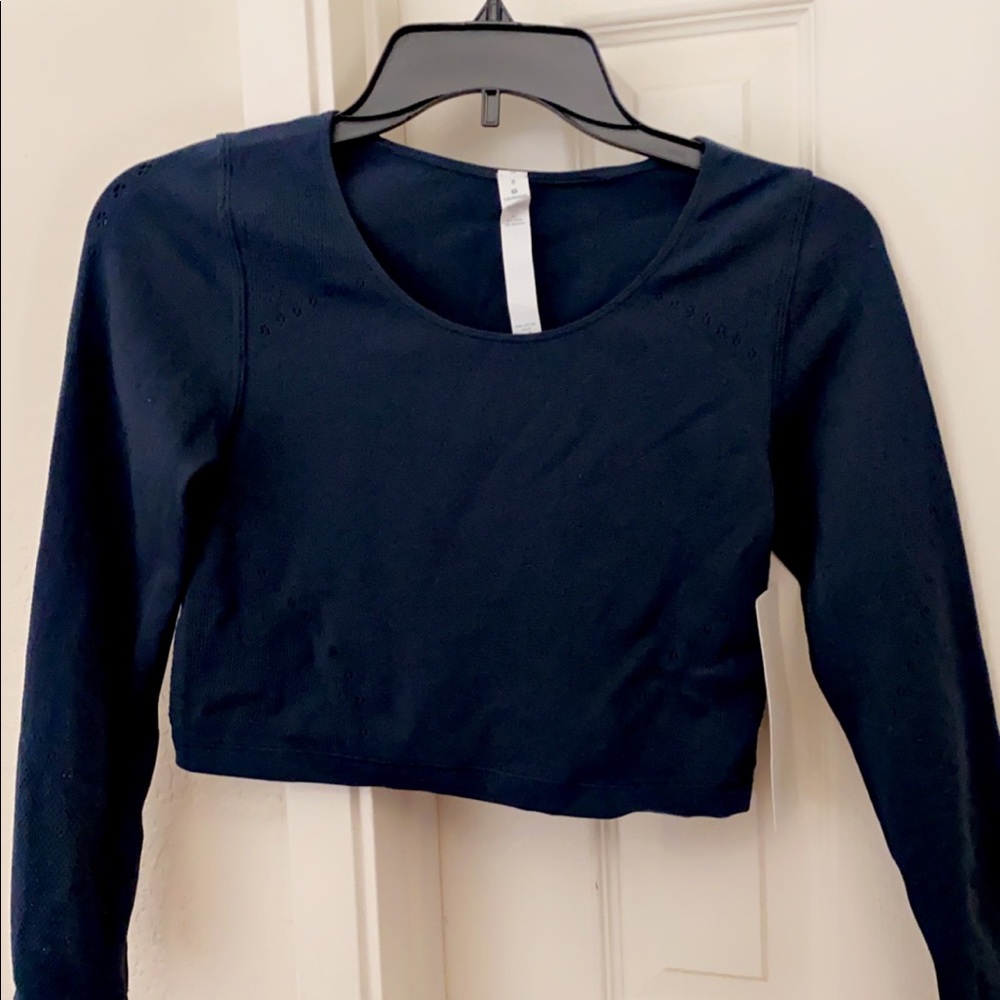 LuLuLemon Size 8 Reveal LS Crop Top